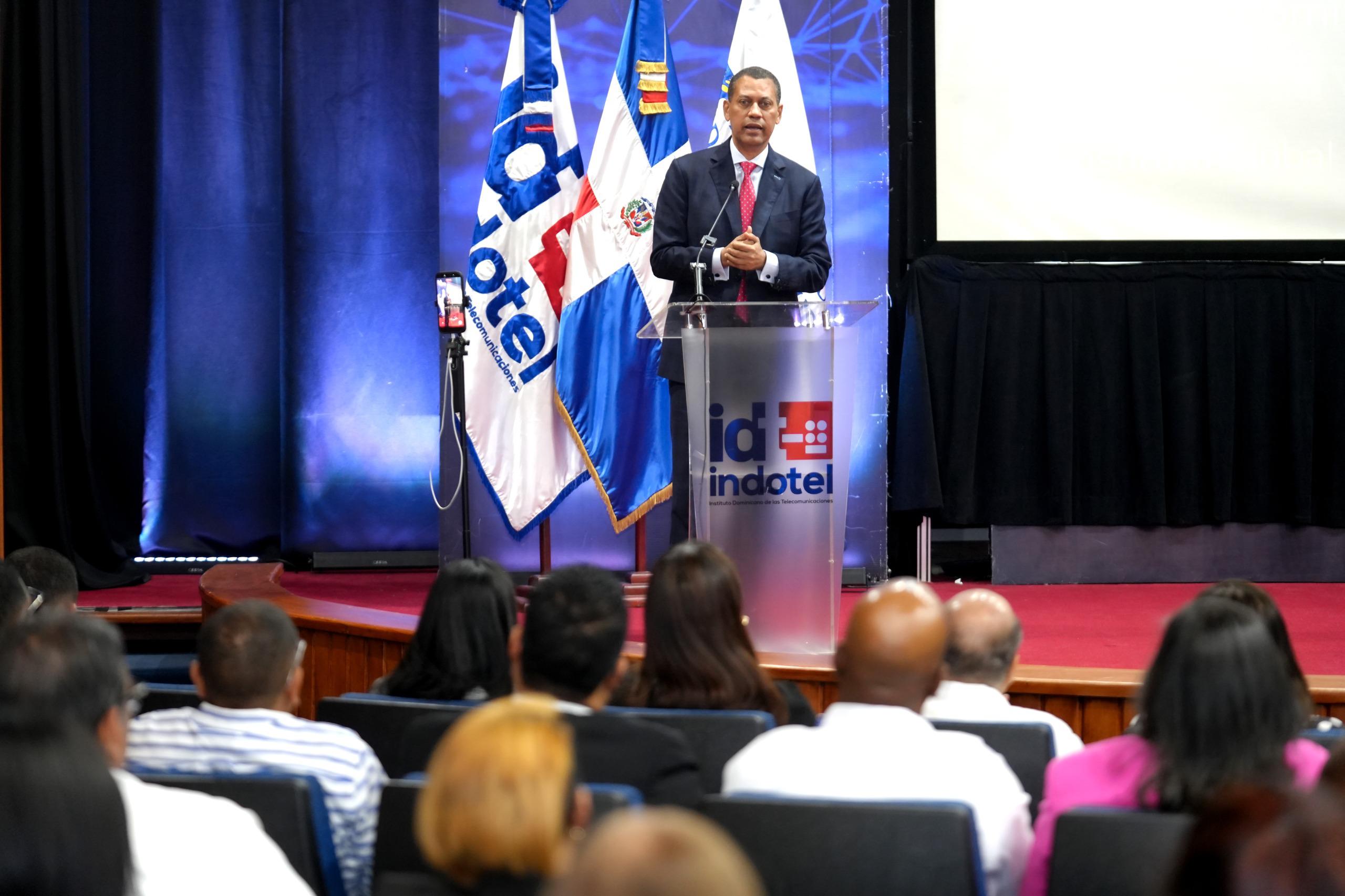 Indotel suscribe convenio .