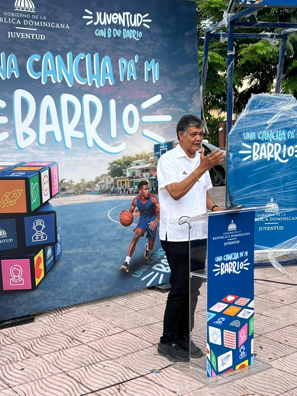 Ministerio de la Juventud y Alcaldía de Santo Domingo Oeste lanzan programa “Una Cancha Pa’ Mi Barrio”